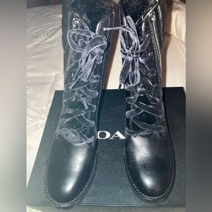 Coach boots size 7 brand new in the box